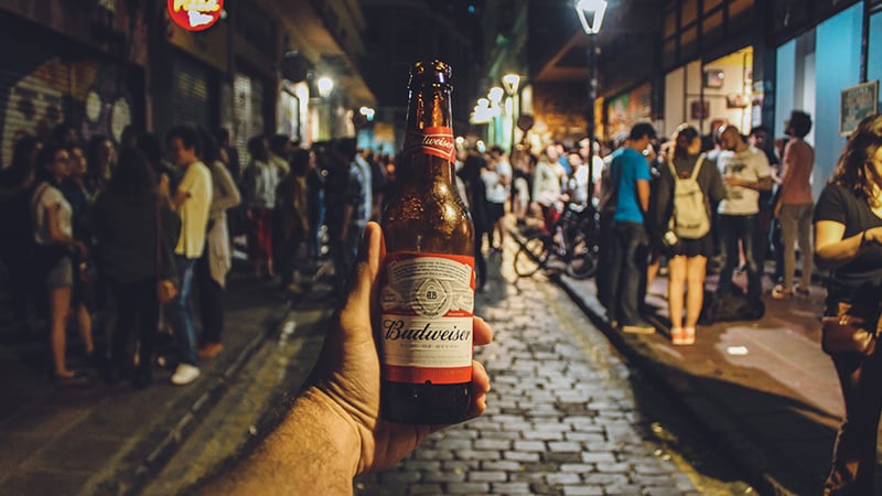 2 Day-and-night-men-travel-bier_beer_party_fun_spaß_freude_menschen