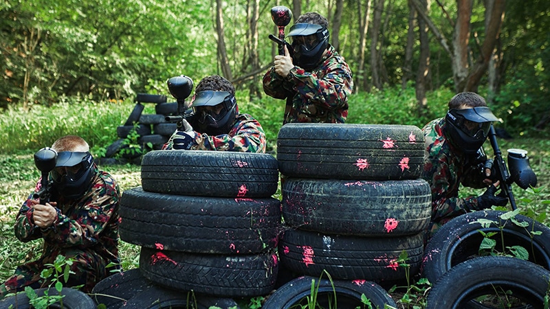 4 Day-and-night-men-travel-paintball-farbe-fun-spaß-kampf