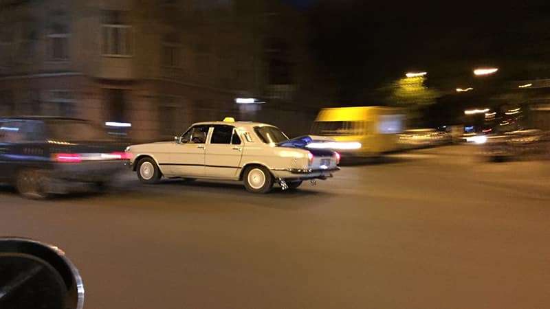6 Day-and-night-men-travel-Lada-taxi-Odessa-wettrennen-racing-gta-speeding-rasen-taxi